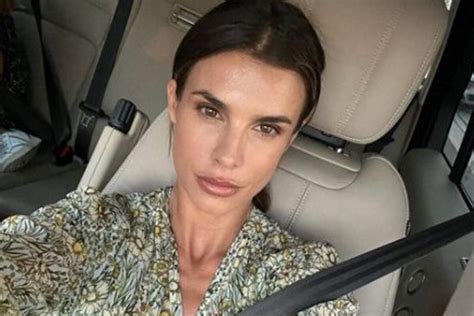 elisabetta canalis capezzoli|Elisabetta Canalis in topless censurata, è furiosa